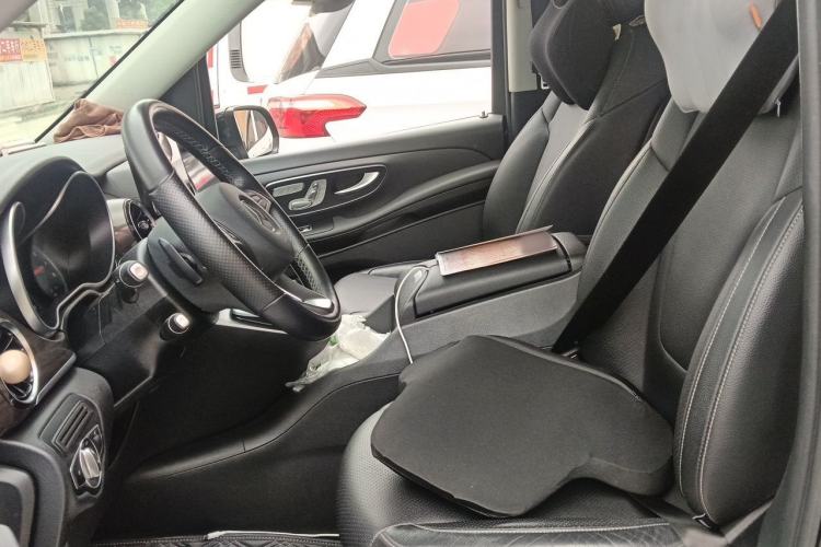 Used Mercedes-Benz V-Class 2020 V 260 Avantgarde Edition Left Front Seat