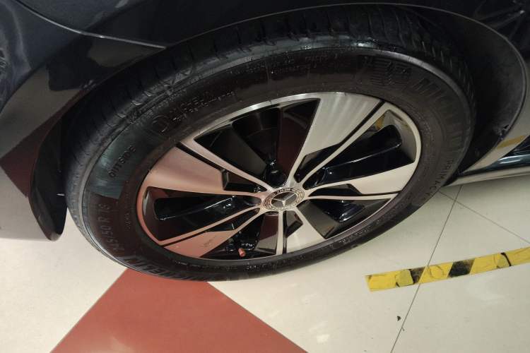 Used Mercedes-Benz V-Class 2020 V 260 L Long-wheelbase Luxury Edition Left Front Wheel Hub