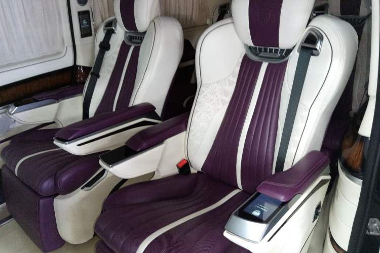 Used Mercedes-Benz V-Class 2020 V 260 L Long-wheelbase Luxury Edition Left Rear Seat