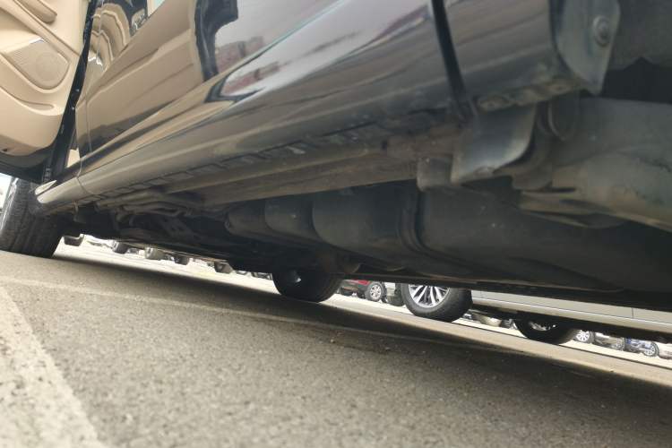 Used Mercedes-Benz V-Class 2020 V 260 Prestige Edition Left Side Sill