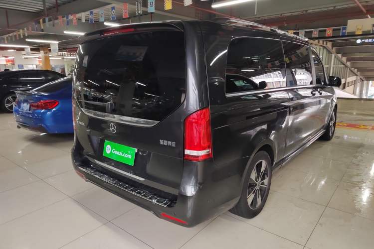 Used Mercedes-Benz V-Class 2020 V 260 L Long-wheelbase Luxury Edition Rear Right 45 Deg