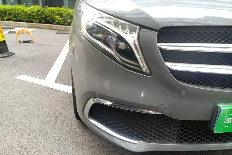 Used Mercedes-Benz V-Class 2020 V 260 Prestige Edition Right Front Headlight