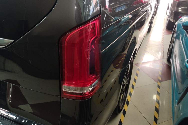 Used Mercedes-Benz V-Class 2020 V 260 L Long-wheelbase Luxury Edition Right Rear Taillight