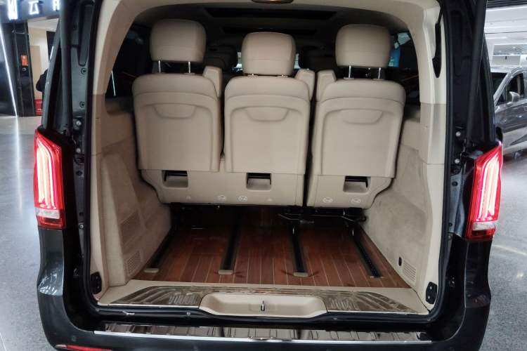 Used Mercedes-Benz V-Class 2020 V 260 L Long-wheelbase Luxury Edition Trunk