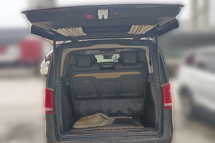 Used Mercedes-Benz V-Class 2020 V 260 Avantgarde Edition Trunk
