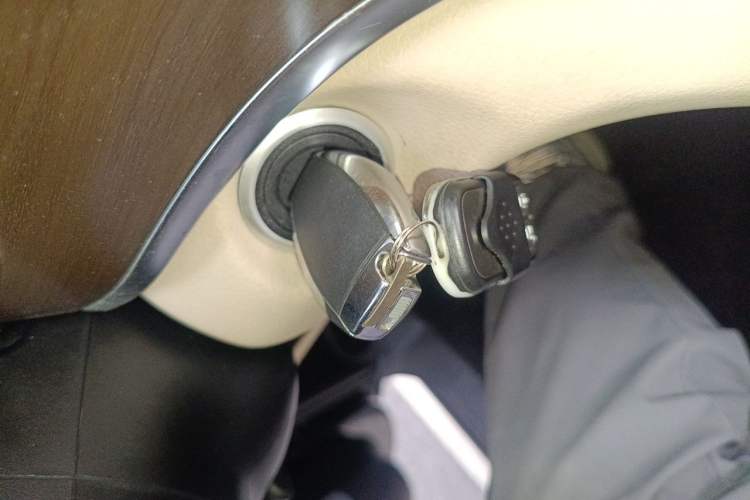 Used Mercedes-Benz V-Class 2020 V 260 Prestige Edition Vehicle Key