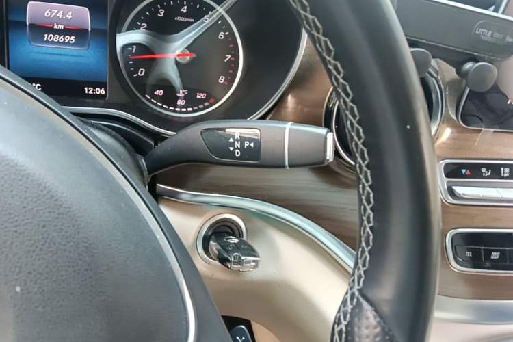 Used Mercedes-Benz V-Class 2020 V 260 L Long-wheelbase Luxury Edition Gear Lever
