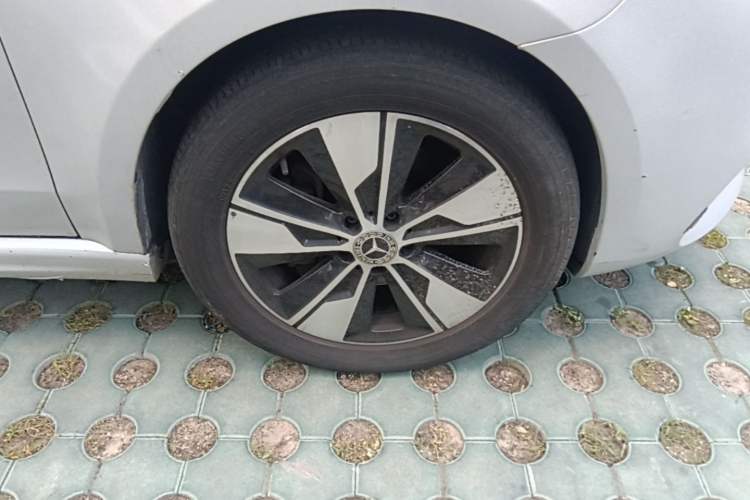 Used Mercedes-Benz V-Class 2020 V 260 L Long-wheelbase Luxury Edition Right Front Wheel Hub