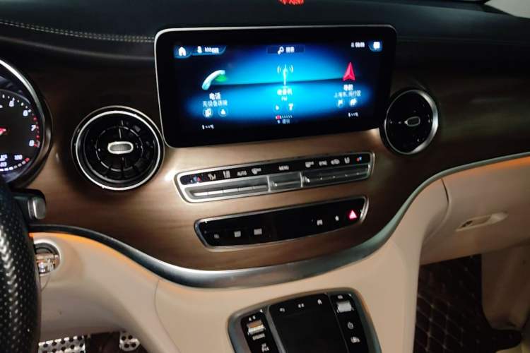Used Mercedes-Benz V-Class  Audio And AC Panel