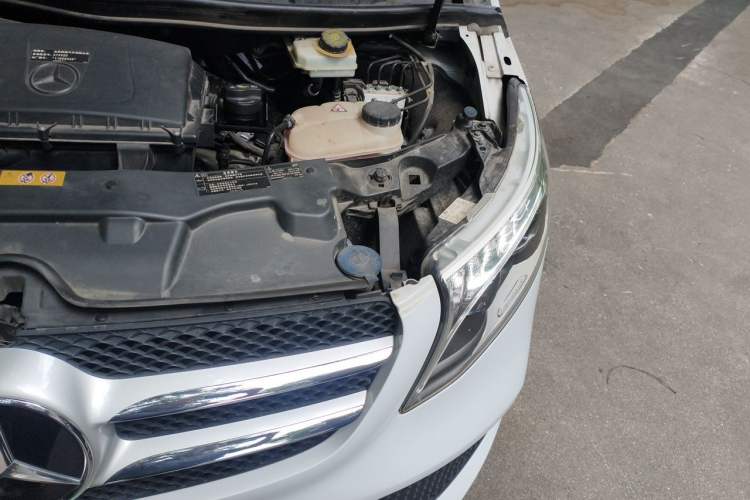 Used Mercedes-Benz V-Class 2020 V 260 Avantgarde Edition Engine Bay Left