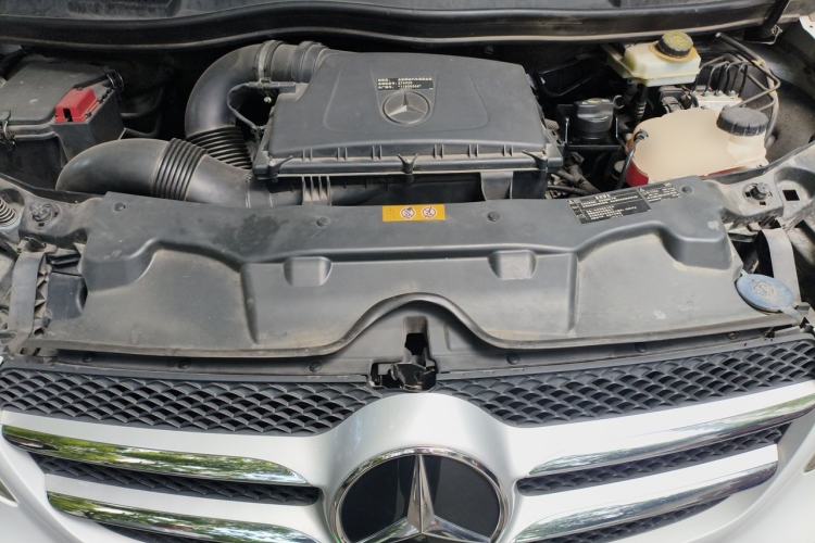 Used Mercedes-Benz V-Class 2020 V 260 Avantgarde Edition Engine Bay