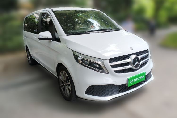 Used Mercedes-Benz V-Class 2020 V 260 Avantgarde Edition Front Right 45 Deg