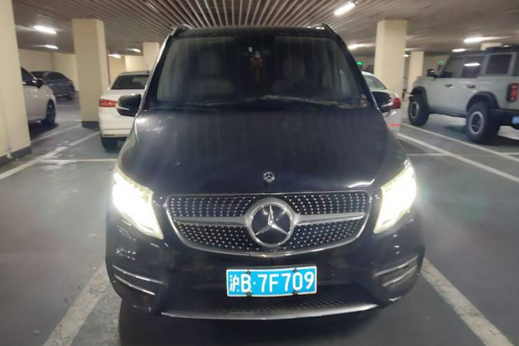 Used Mercedes-Benz V-Class  Front