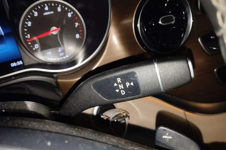Used Mercedes-Benz V-Class  Gear Lever