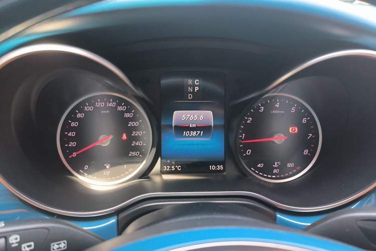 Used Mercedes-Benz V-Class 2020 V 260 Avantgarde Edition Instrument Cluster