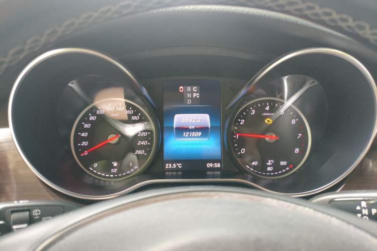 Used Mercedes-Benz V-Class 2020 V 260 Avantgarde Edition Instrument Cluster