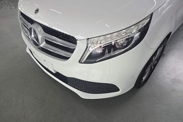 Used Mercedes-Benz V-Class 2020 V 260 Avantgarde Edition Left Front Headlight