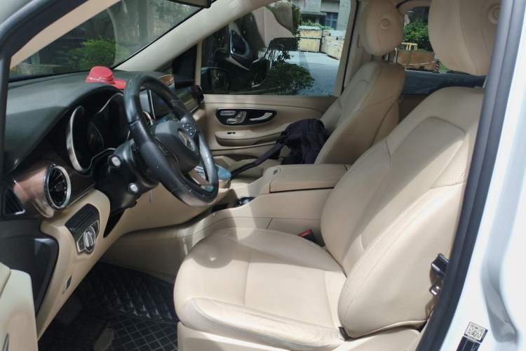 Used Mercedes-Benz V-Class 2020 V 260 Avantgarde Edition Left Front Seat