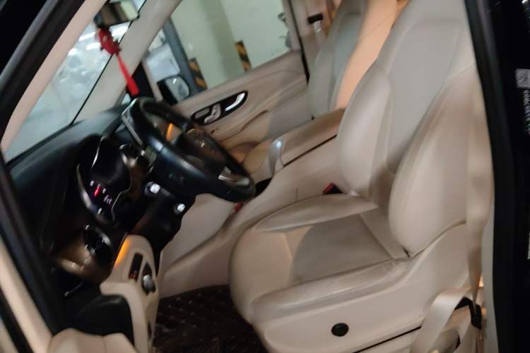 Used Mercedes-Benz V-Class  Left Front Seat