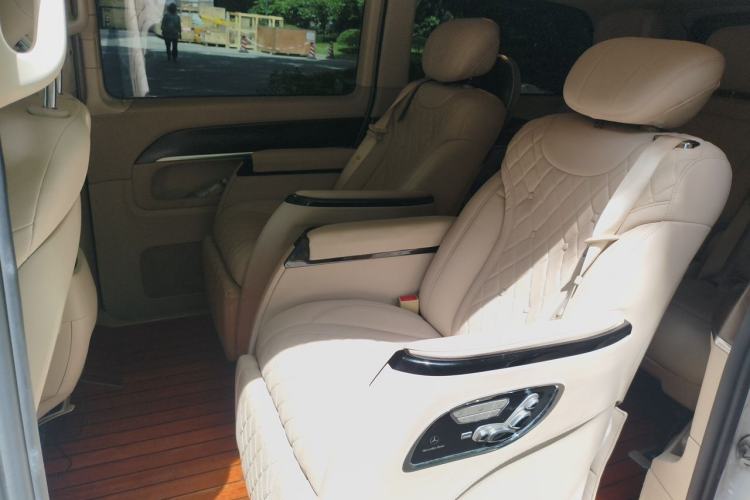 Used Mercedes-Benz V-Class 2020 V 260 Avantgarde Edition Left Rear Seat