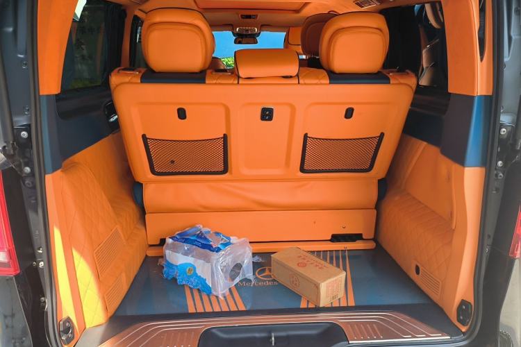 Used Mercedes-Benz V-Class 2020 V 260 Avantgarde Edition Trunk