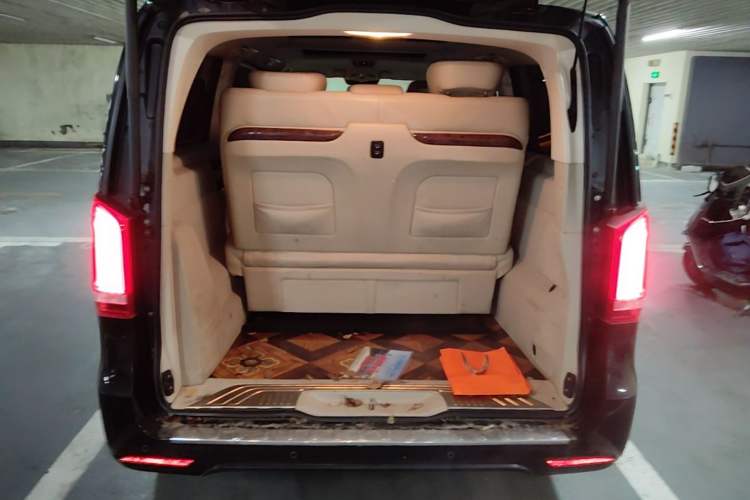 Used Mercedes-Benz V-Class  Trunk