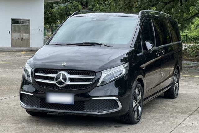 Ojetý Mercedes-Benz V-Class 2021 V 260 Prestige Edition