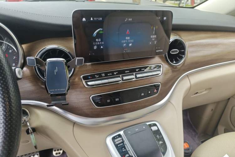 Used Mercedes-Benz V-Class 2021 V 260 L Long-wheelbase Luxury Edition Audio And AC Panel