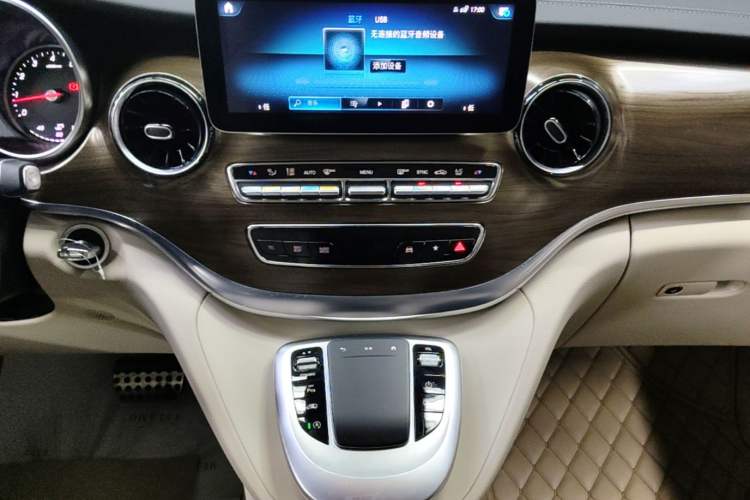 Used Mercedes-Benz V-Class 2021 V 260 L Long Wheelbase Prestige Edition Audio And AC Panel