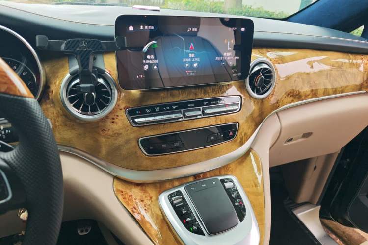 Used Mercedes-Benz V-Class  Audio And AC Panel