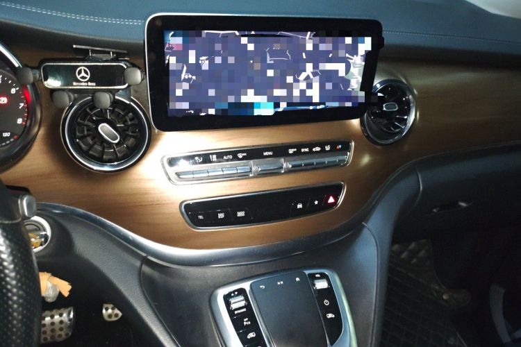 Used Mercedes-Benz V-Class 2021 V 260 L Long-wheelbase Luxury Edition Audio And AC Panel