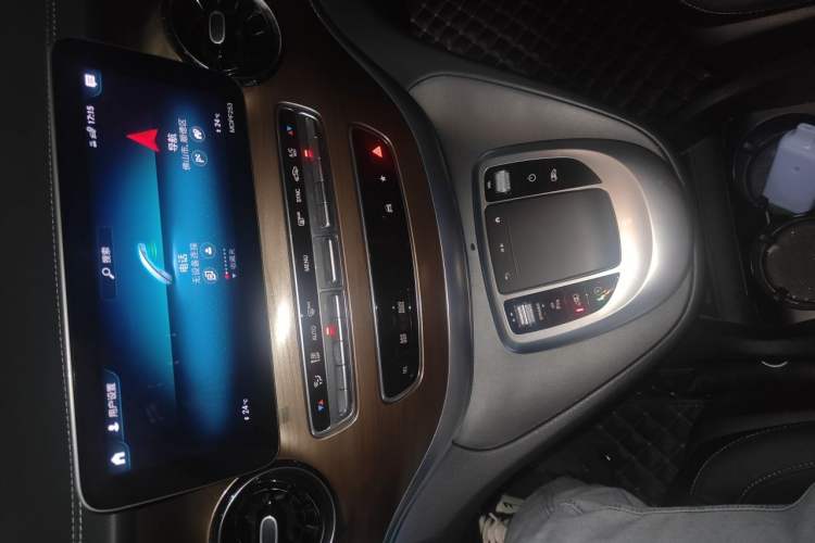 Used Mercedes-Benz V-Class 2021 V 260 L Long-wheelbase Luxury Edition Audio And AC Panel