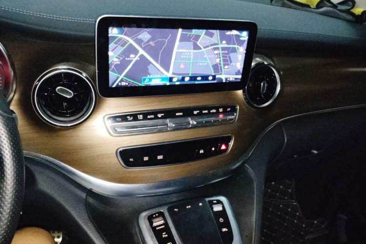 Used Mercedes-Benz V-Class 2021 V 260 Prestige Edition Audio And AC Panel