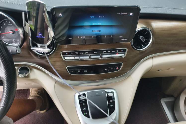 Used Mercedes-Benz V-Class 2021 V 260 L Long-wheelbase Luxury Edition Audio And AC Panel