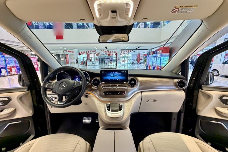 Used Mercedes-Benz V-Class 2021 V 260 Prestige Edition Audio And AC Panel