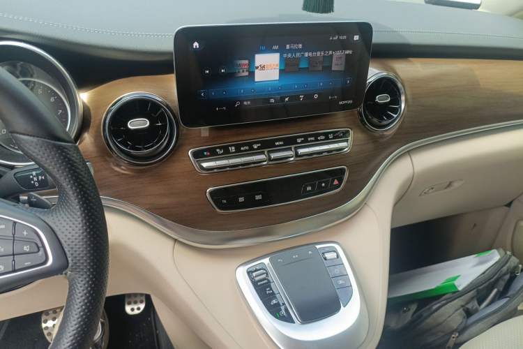 Used Mercedes-Benz V-Class 2021 V 260 L Long Wheelbase Prestige Edition Audio And AC Panel
