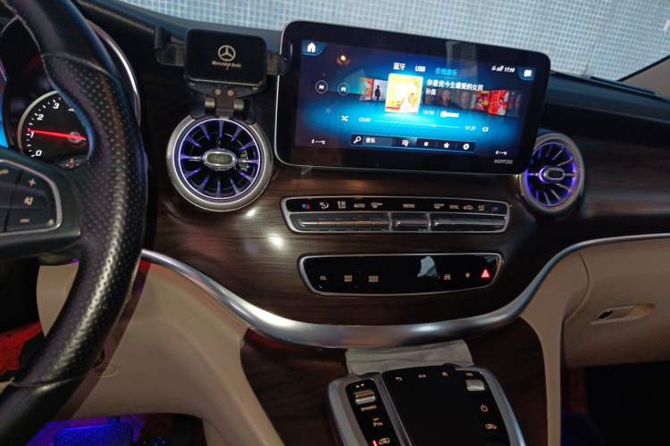 Used Mercedes-Benz V-Class  Audio And AC Panel