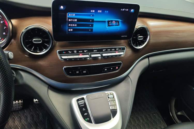 Used Mercedes-Benz V-Class 2021 V 260 L Long-wheelbase Luxury Edition Audio And AC Panel
