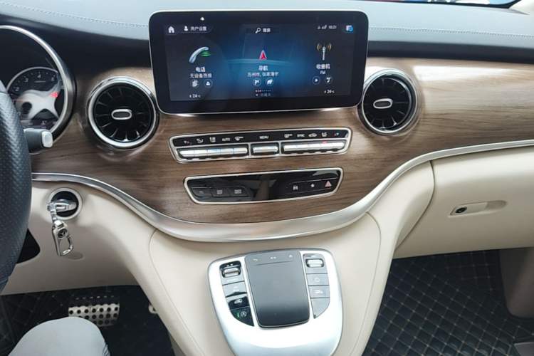 Used Mercedes-Benz V-Class 2021 V 260 L Long-wheelbase Luxury Edition Audio And AC Panel