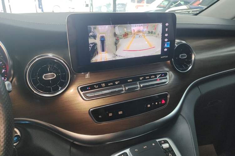 Used Mercedes-Benz V-Class 2021 V 260 L Long-wheelbase Luxury Edition Audio And AC Panel