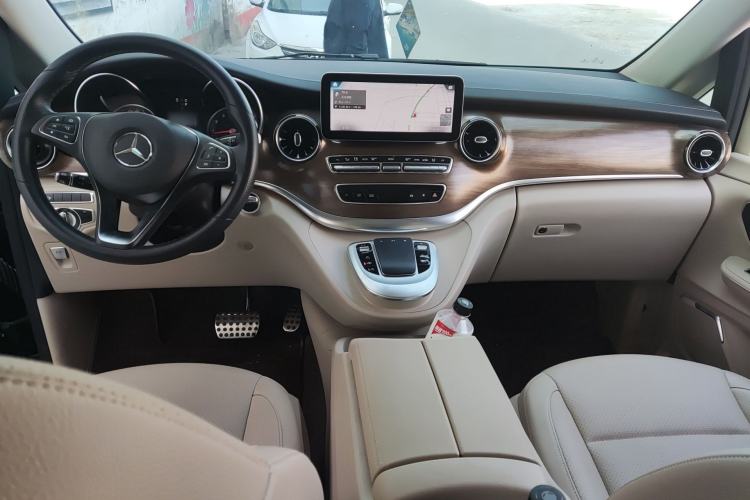 Used Mercedes-Benz V-Class 2021 V 260 L Long Wheelbase Prestige Edition Center Console