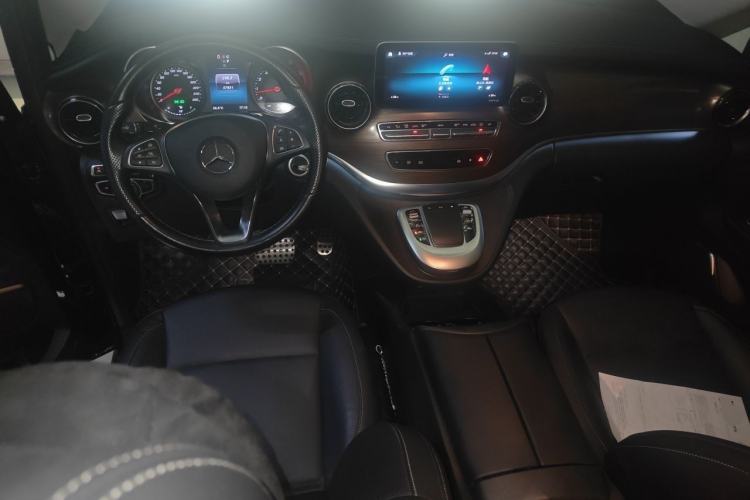 Used Mercedes-Benz V-Class 2021 V 260 L Long-wheelbase Luxury Edition Center Console