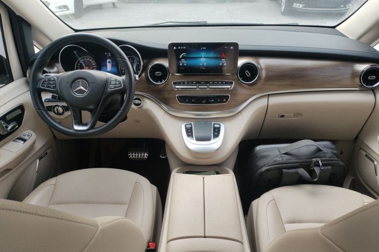 Used Mercedes-Benz V-Class 2021 V 260 Prestige Edition Center Console