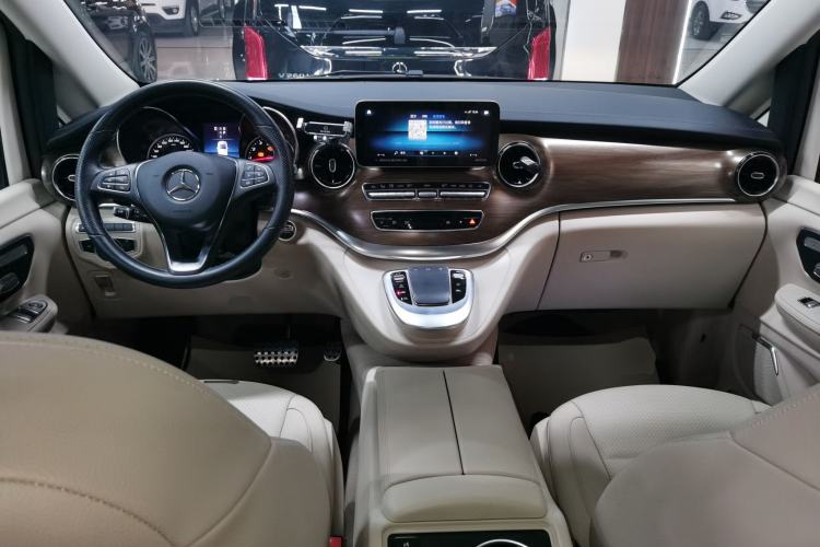 Used Mercedes-Benz V-Class 2021 V 260 L Long Wheelbase Prestige Edition Center Console