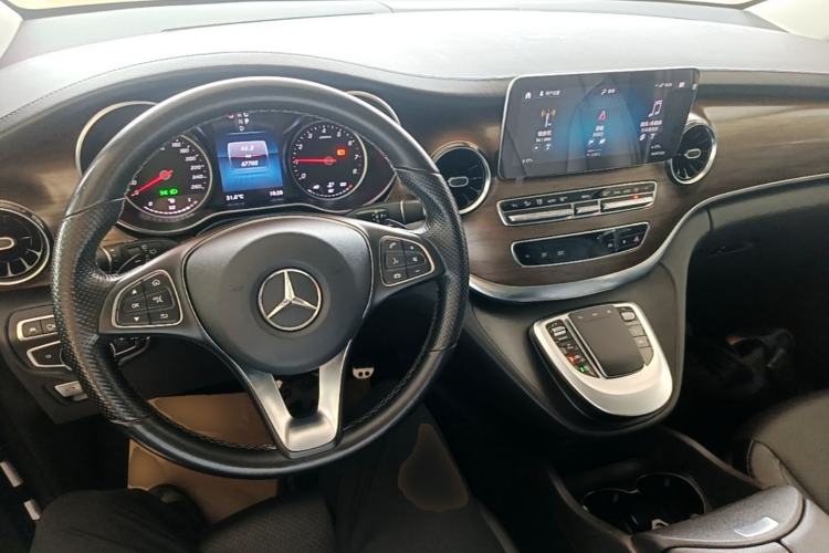 Used Mercedes-Benz V-Class 2021 V 260 L Long Wheelbase Prestige Edition Center Console