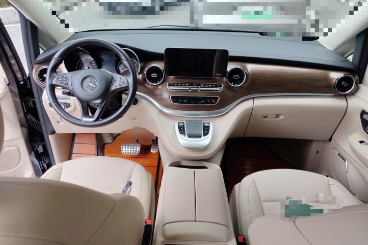 Used Mercedes-Benz V-Class 2021 V 260 Prestige Edition Center Console