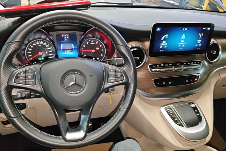 Used Mercedes-Benz V-Class 2021 V 260 Prestige Edition Center Console