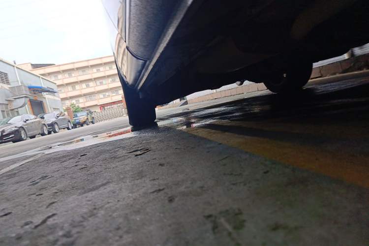 Used Mercedes-Benz V-Class  Chassis Front Right