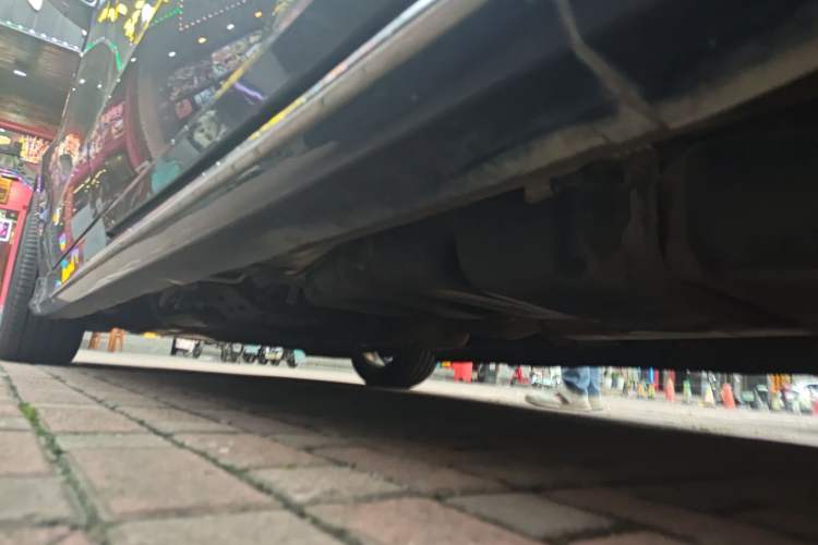 Used Mercedes-Benz V-Class 2021 V 260 Avantgarde Edition Chassis Rear Left