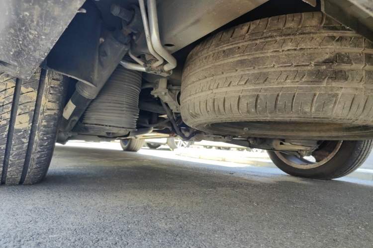 Used Mercedes-Benz V-Class 2021 V 260 Avantgarde Edition Chassis Rear Left